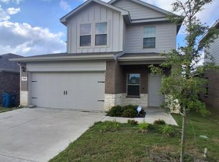 913 Country Rd, Royse City, TX 75189