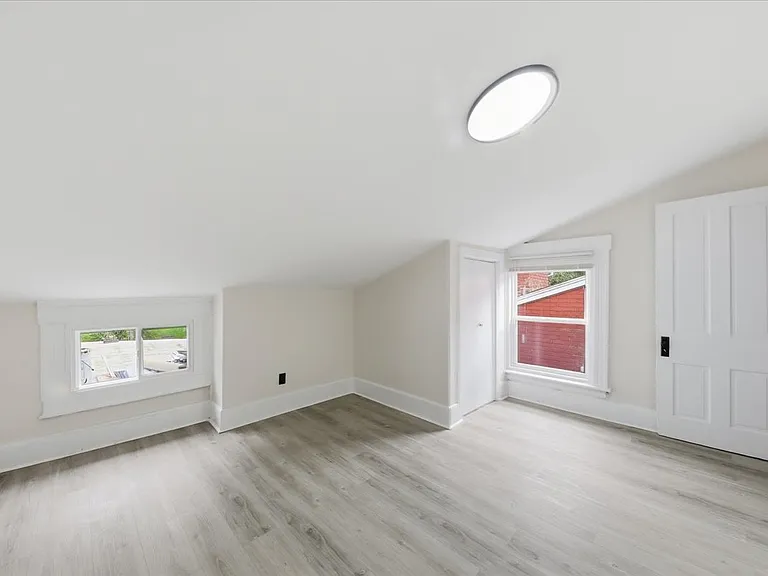 2502 Halstead St — Photo 23