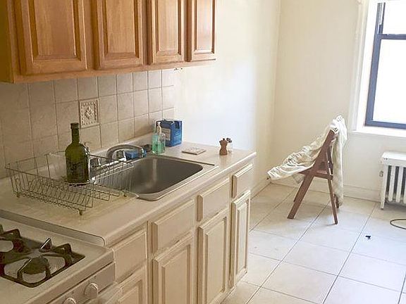 Kitchen (Fridge is coming)