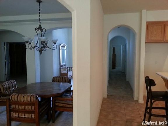 4th image of 3604 Hillglen Ave