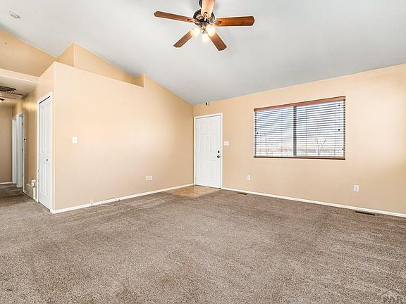 5th image of 570 S Bellflower Dr