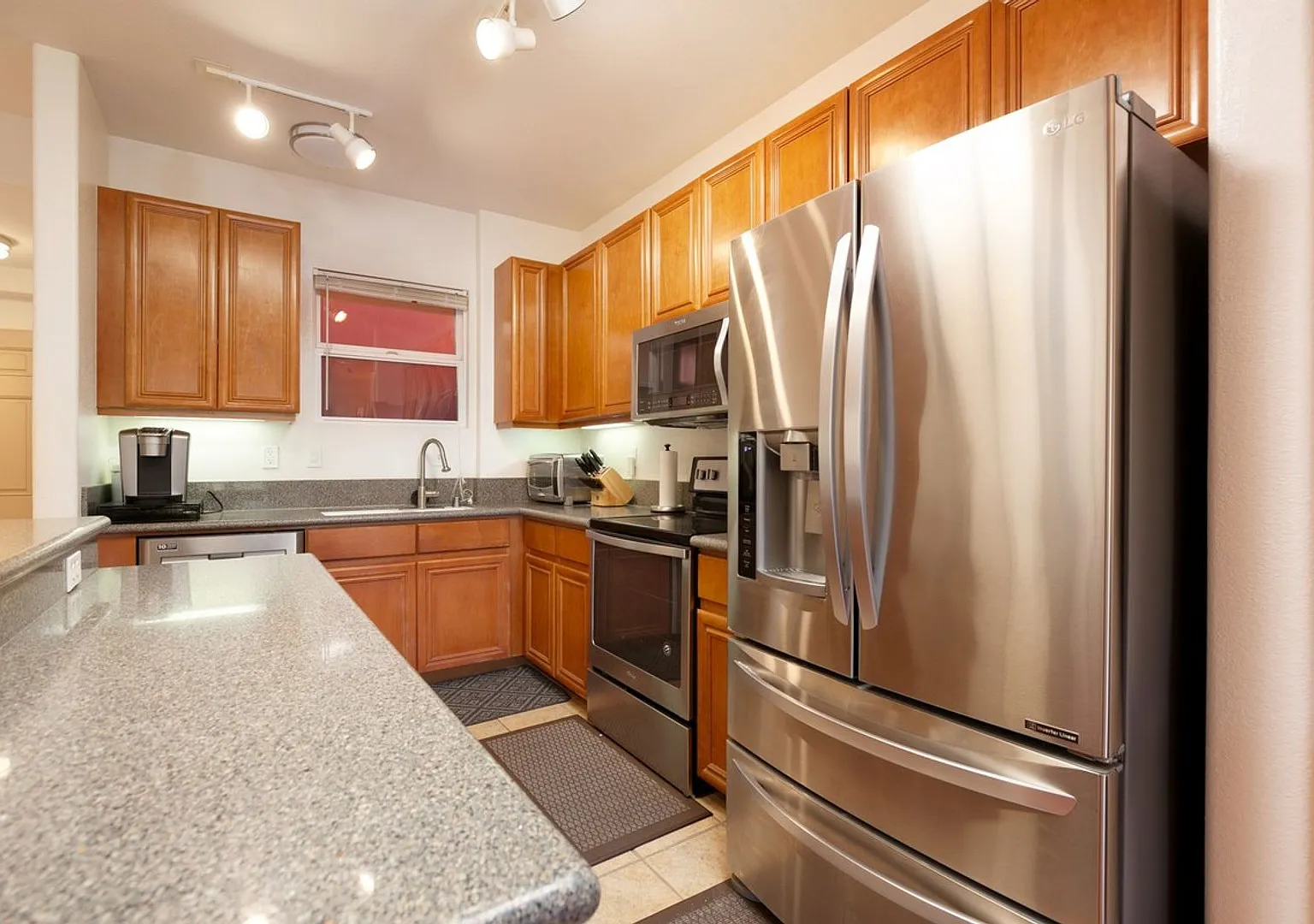2 bedroom with flex office space near Convention Center Downtown! — Photo 4