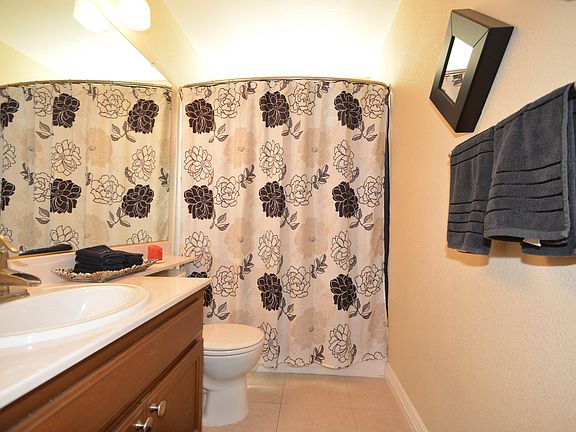 2nd image of 2060 Tahoe Cir