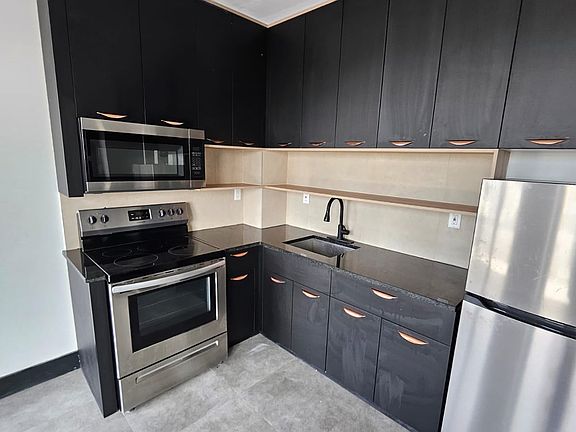 3rd image of 1169 Hoe Ave APT 4A