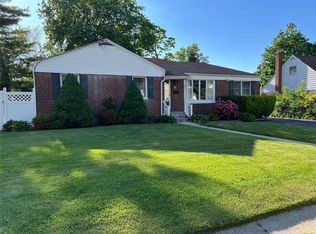 9 Selden Dr, East Northport, NY 11731