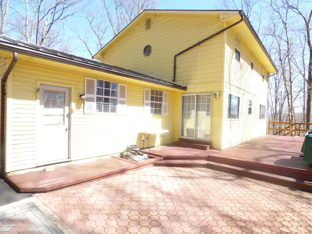 128 Gabriel Dr photo 1