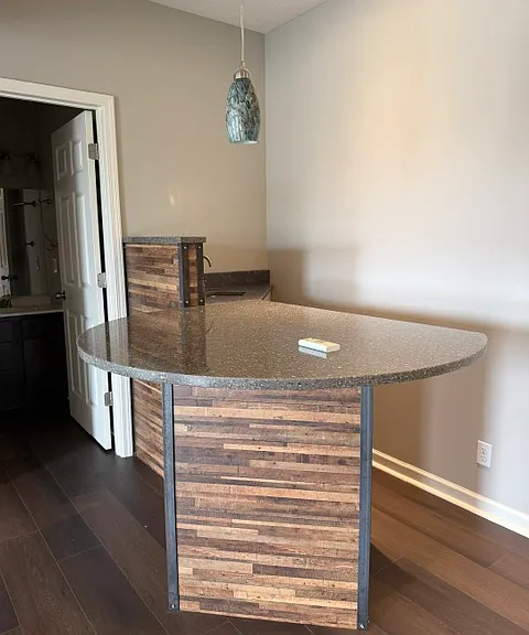 Hillcrest Dr — Photo 13