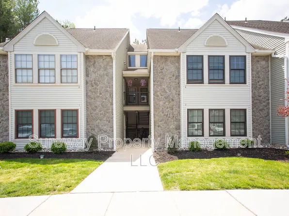 2 Summit Ct, Marlton, NJ 08053