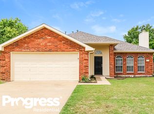 525 Morningside Ct, Midlothian, TX 76065