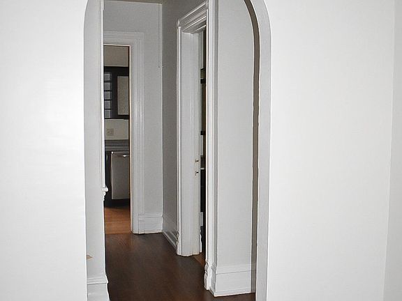 3rd image of 25 Saint Johns Pl