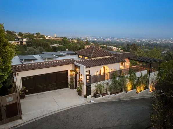 1380 Summitridge Pl, Beverly Hills, CA 90210