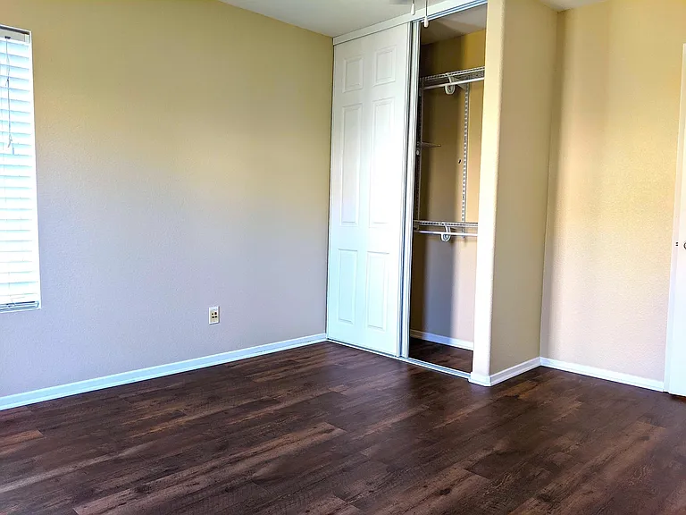 1152 Goddard St — Photo 8