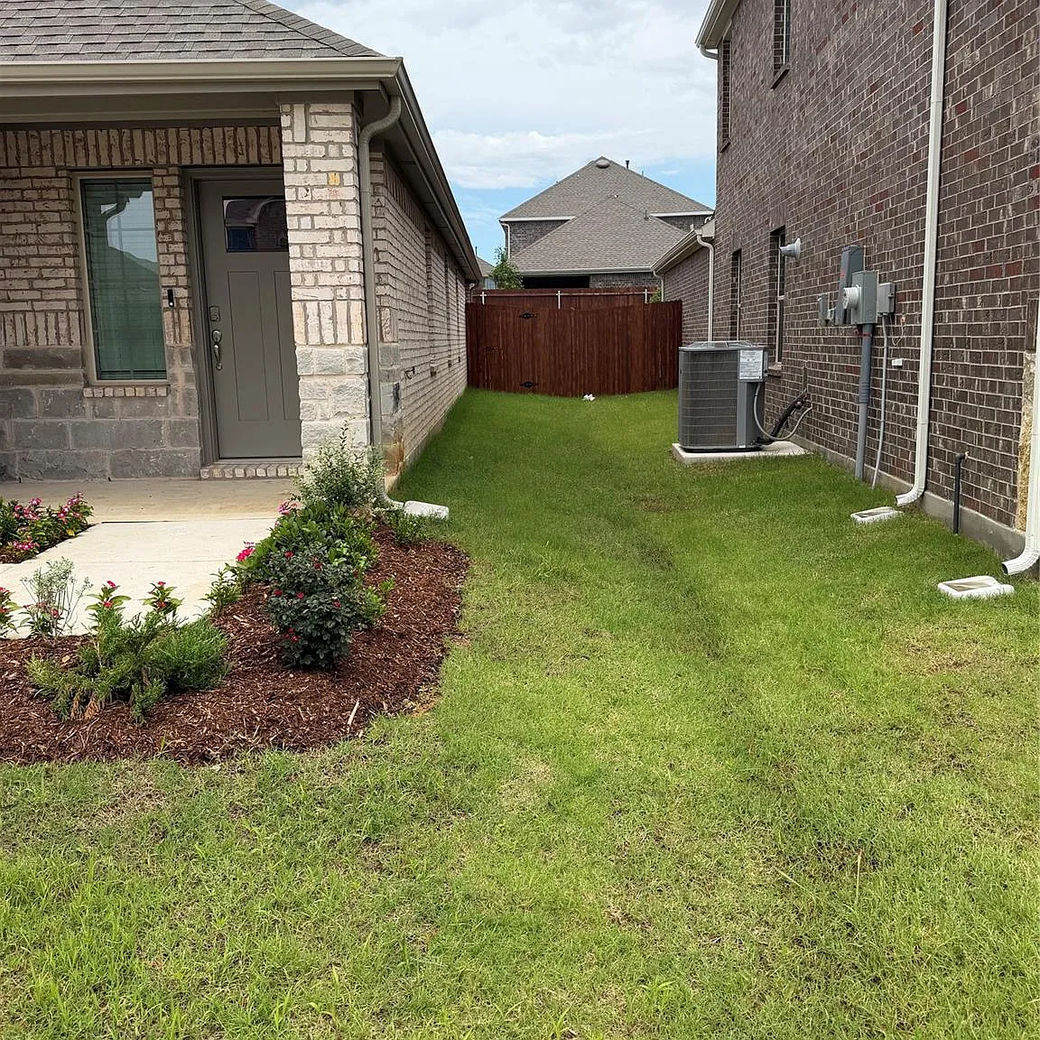 3 bed, 1198 sqft, $2,000 — Photo 3