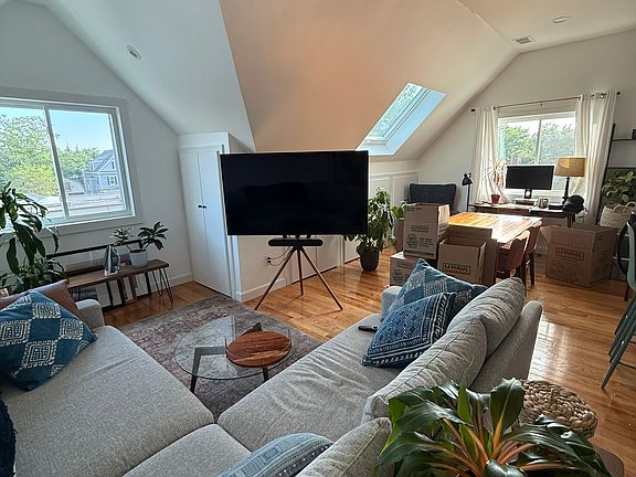 4th image of 65 Elton Ave #65