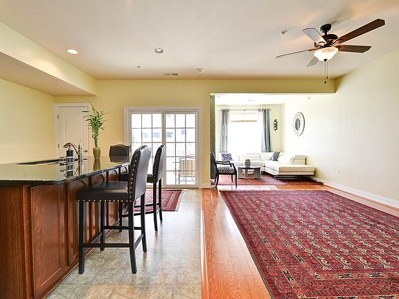 4th image of 15175 Lancashire Dr
