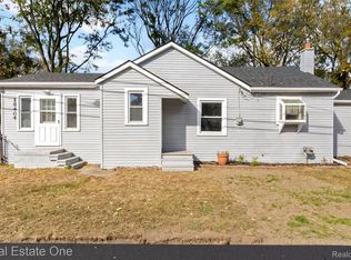 18404 Deering St, Livonia, MI