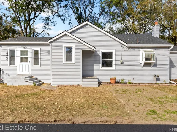 18404 Deering St, Livonia, MI 48152