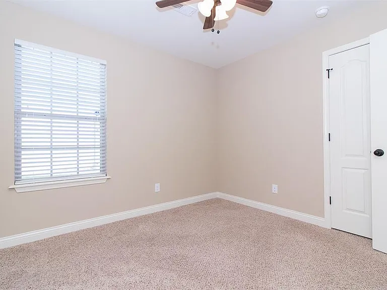 142 Shirley Blvd — Photo 24