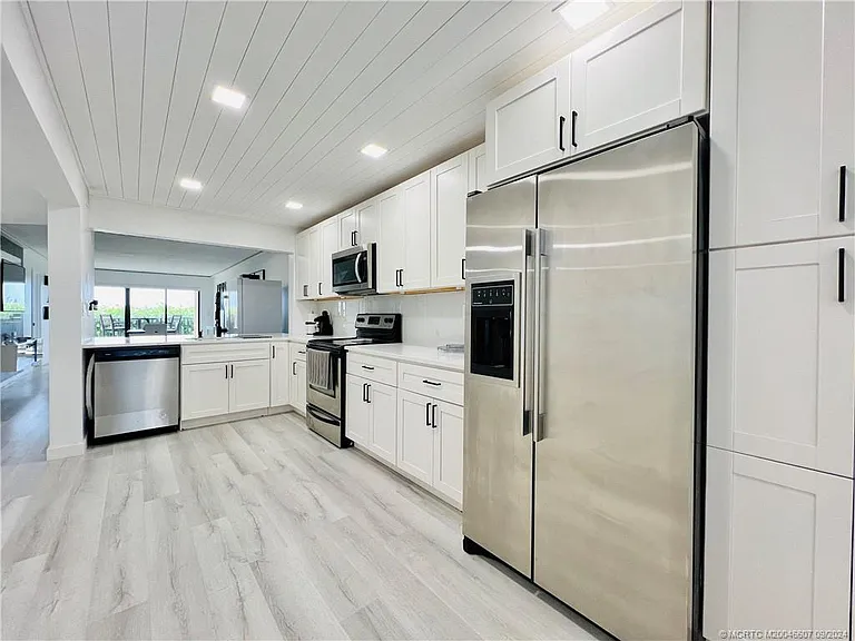10044 S Ocean Dr #205 — Photo 9