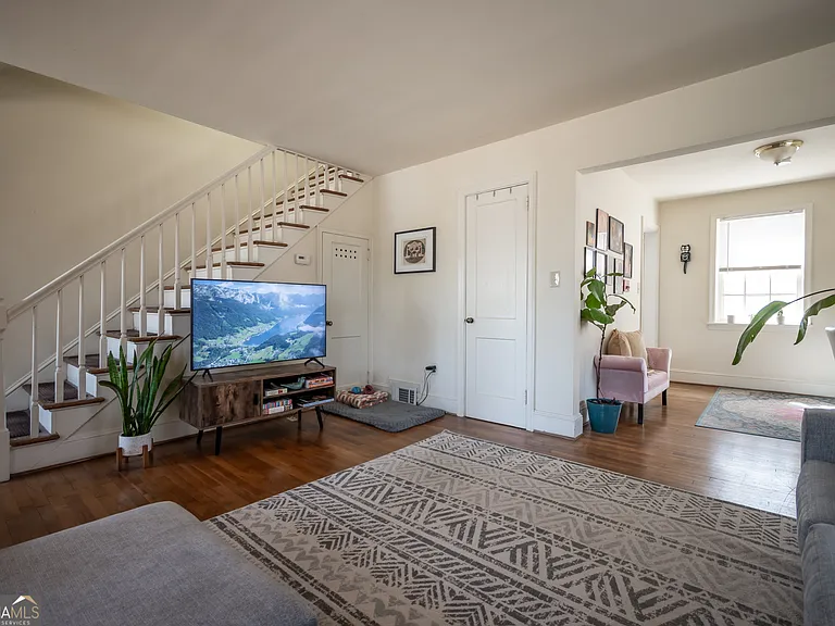 1449 S Milledge Ave — Photo 5