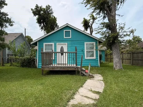 3226 Arkansas St, Baytown, TX 77520