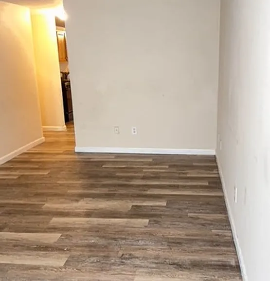492-494 Wilson St — Photo 5