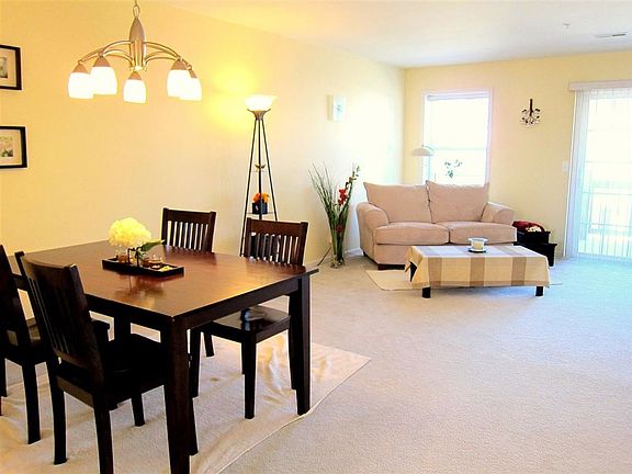 3rd image of 2796 Barclay Way