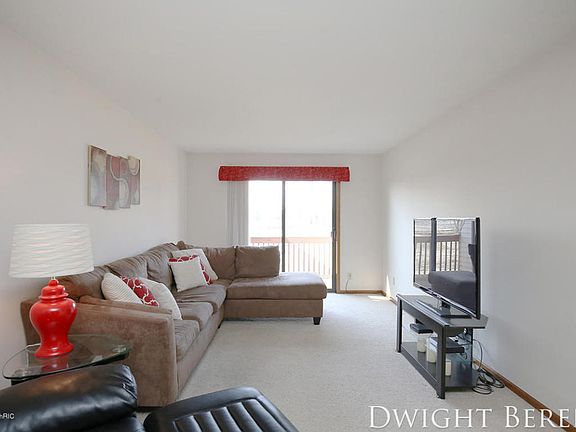 4th image of 3472 Golfside Dr