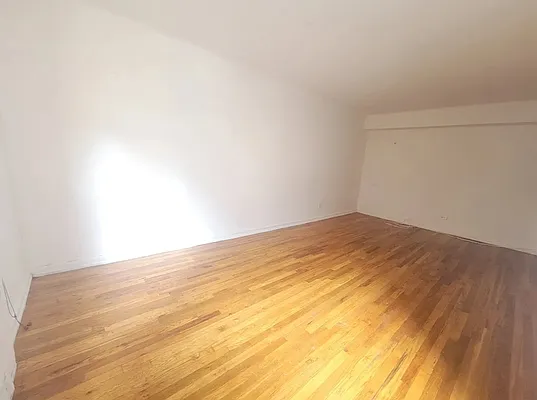 Rented by Voro Purple LLC | media 7