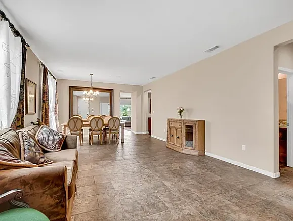 3 bed, 1841 sqft, $3,500 — Photo 3