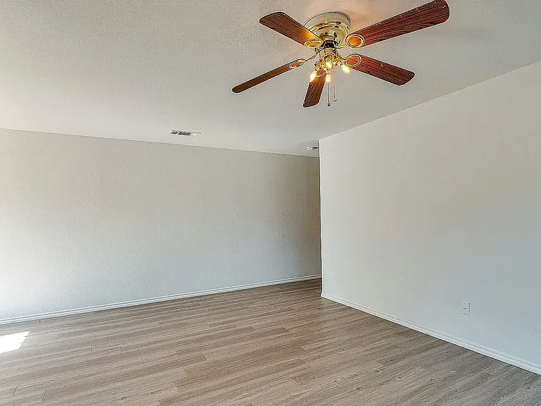 1115 Parkway Trl — Photo 19