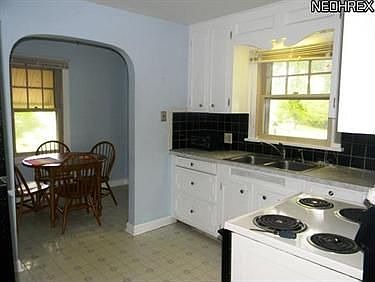5th image of 3860 Ravenna Ave