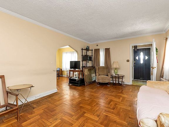 3rd image of 11545 222nd St