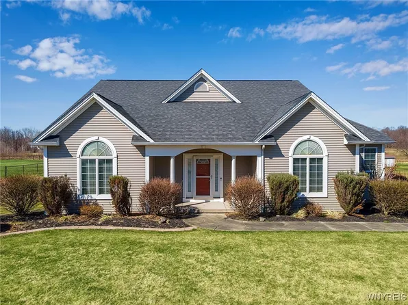5640 Cummings Rd, Akron, NY 14001