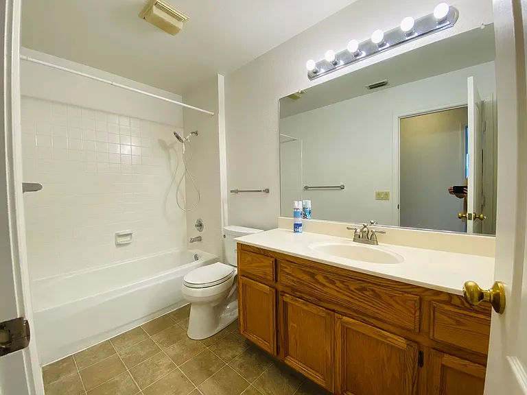 271 Allport Dr — Photo 16