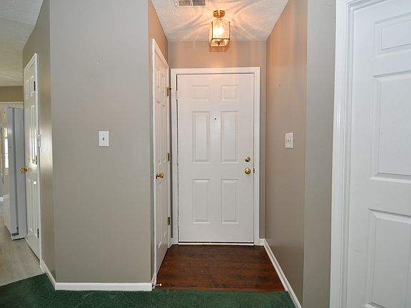 2nd image of 111 Stoneybrook Dr