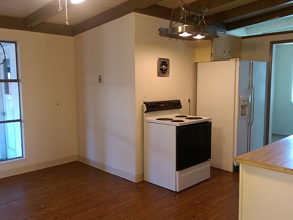 3rd image of 3543 Golden State Dr