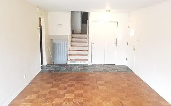 5th image of 326 N Orchard Dr