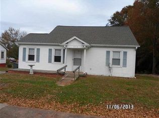 616 W North 3rd St, Seneca, SC 29678