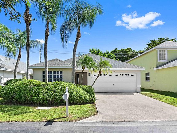 4th image of 1394 Fairfax Circle E
