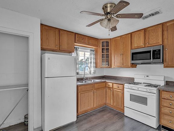 4th image of 1405 E 11th Pl