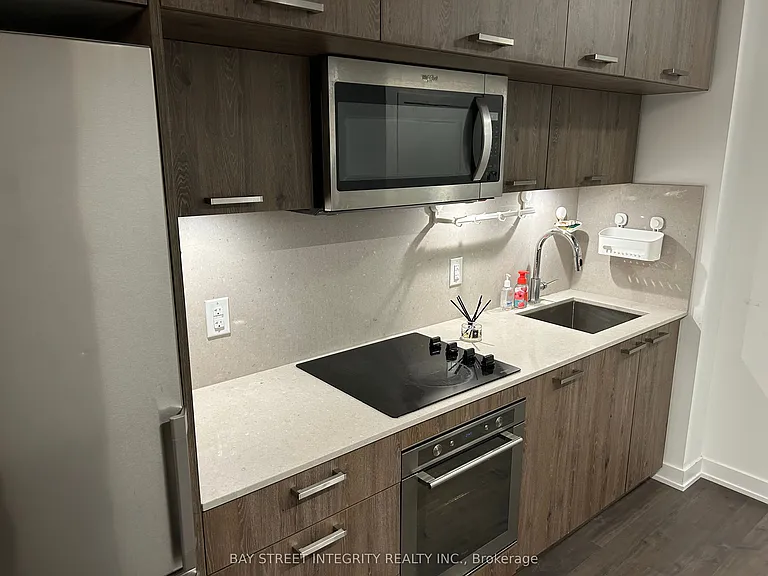 50 McCaul St #1009 — Photo 3