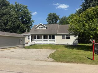 43479 Van Auken Dr, Bangor, MI 49013