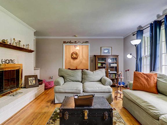 4th image of 2113 Pelham Dr