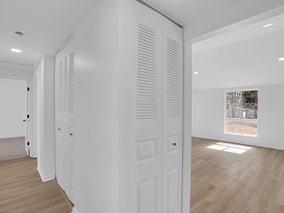 4th image of 3012 Lang Rd