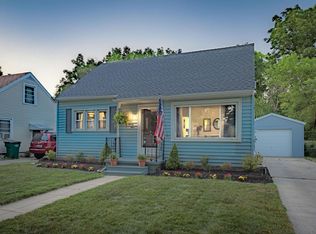 1121 Pennway Dr, Lansing, MI 48910