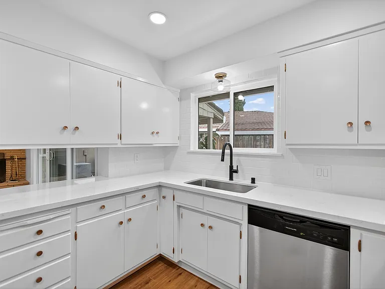 5940 Gloria Dr #0 — Photo 13