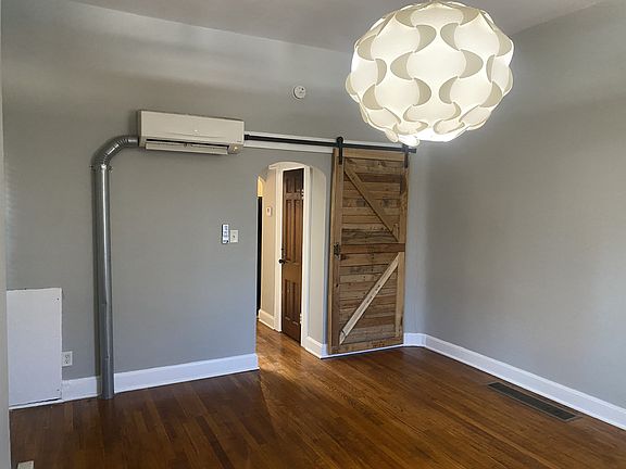 2nd image of 599 Oak St #11383086