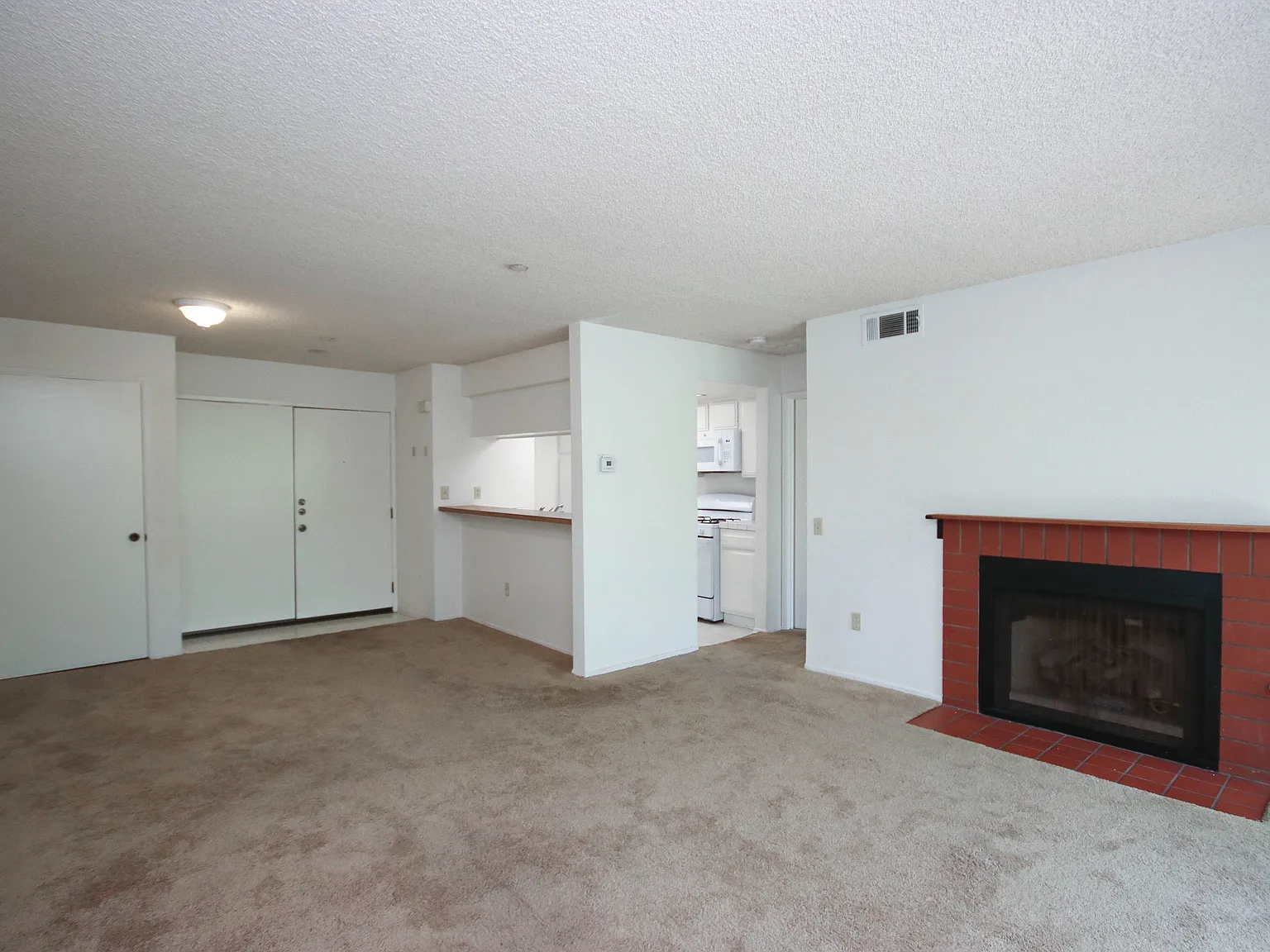 1 bed, 728 sqft, $2,495 — Photo 4