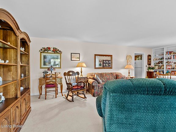 5th image of 8605 Smithton Rd